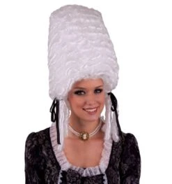 Hoge Witte Luxe Pompadour Pruik