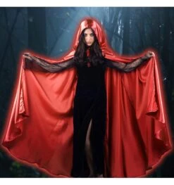 Rode Satijnen Cape