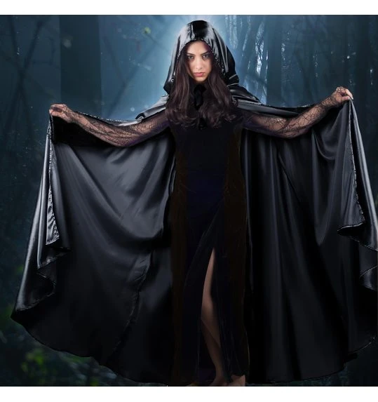 Zwarte Satijnen Luxe Cape 1 Zwarte Satijnen Luxe Cape